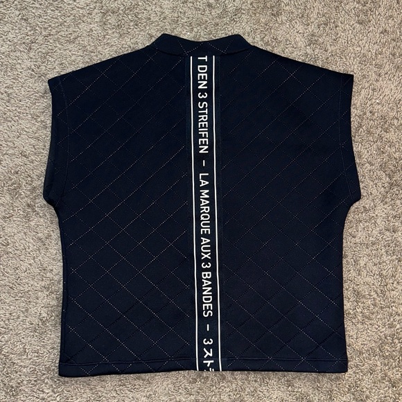 LIKE NEW Adidas Originals Women’s Embossed Quilted Top Tee - Picture 2 of 6